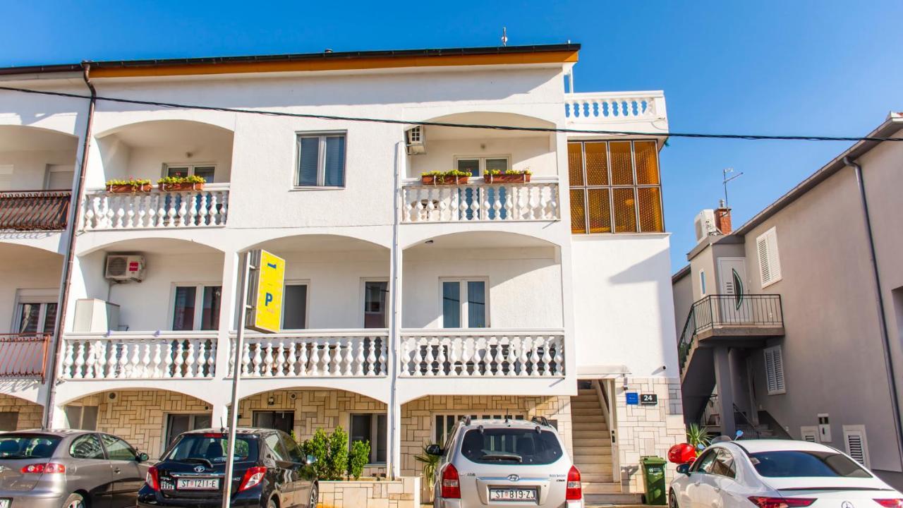 Apartments Curic Trogir Exterior foto